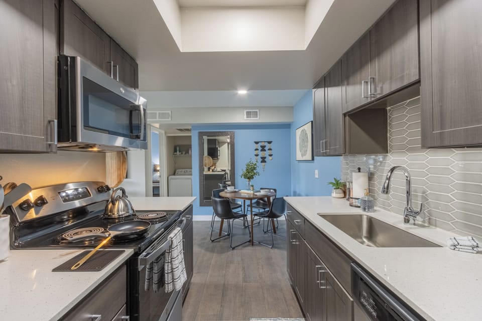 Modern kitchen, perfect for culinary adventures!