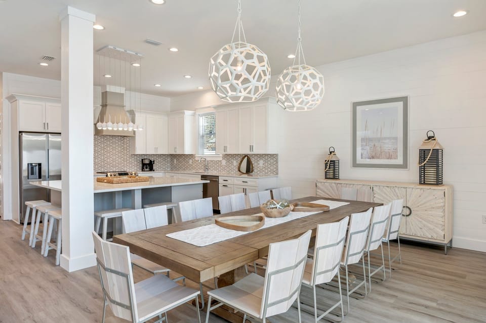 Plenty of space and dining options for your big group at Ovation
