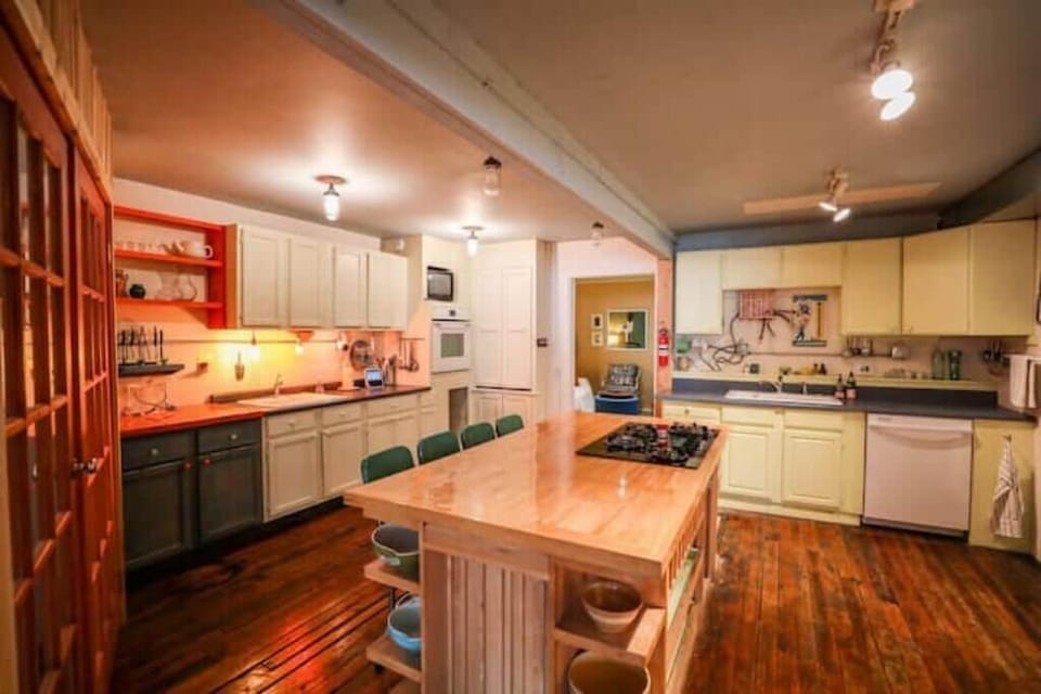 Kitchen off of main living area