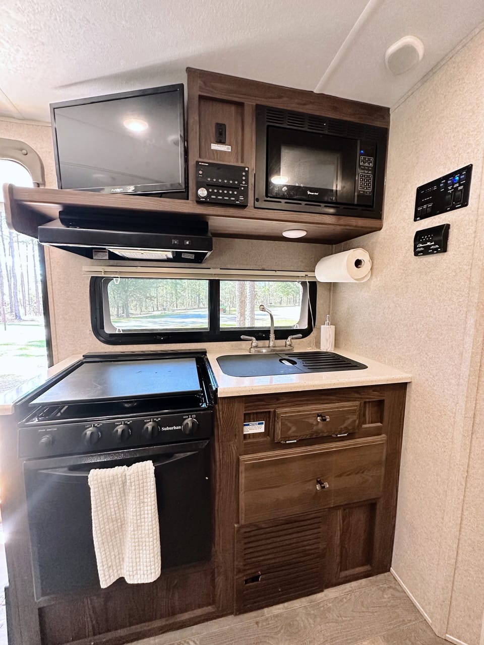 Whip up a delicious meal in this fully stocked kitchen with an oven and stove.