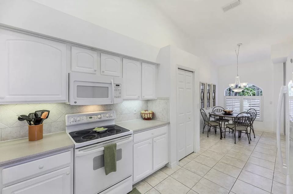 Lots of cabinet space 

