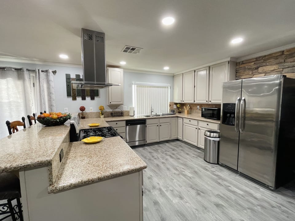 Other pov of kitchen.