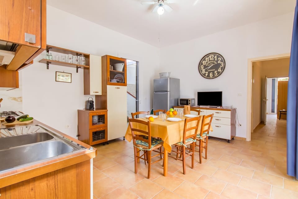 Kitchen and dining area