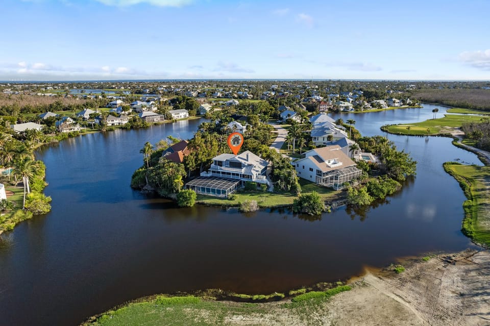 Great location in the Dunes Golf and Tennis Community of Sanibel Island