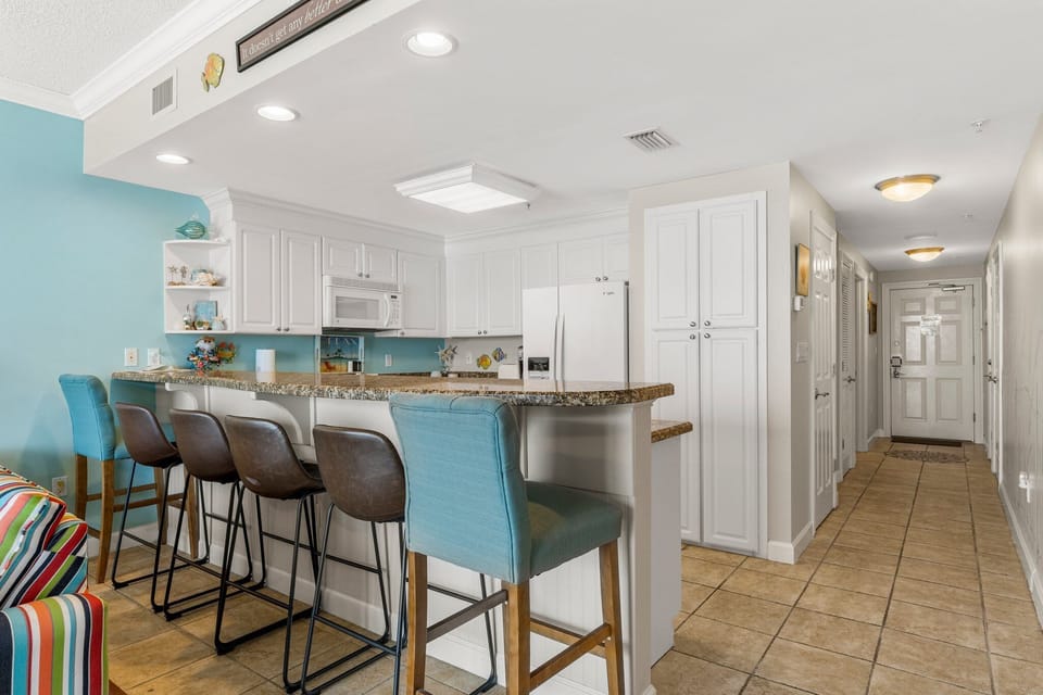 Kitchen Area with breakfast bar