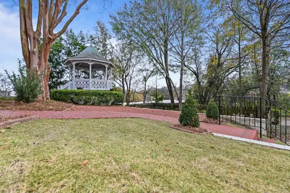 Gazebo with a view of the Capitol