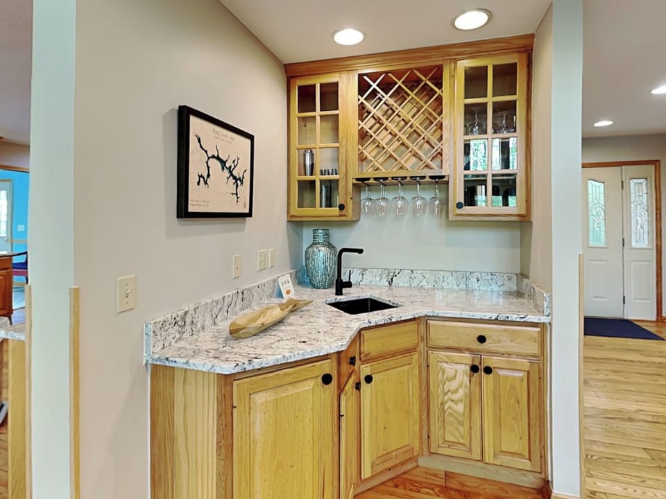 Great Room - Wet Bar