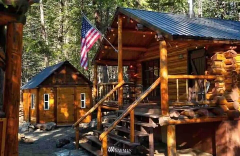 The Sweet Mazama Cabin