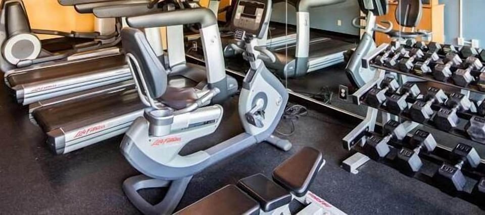 Focus your strength session with free weights and bench training.