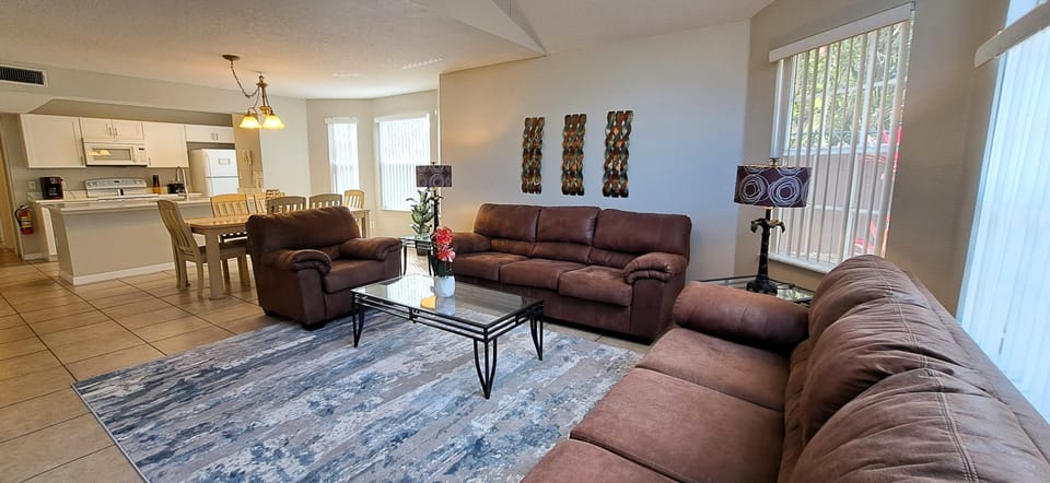 Living room / dining room / kitchen 
