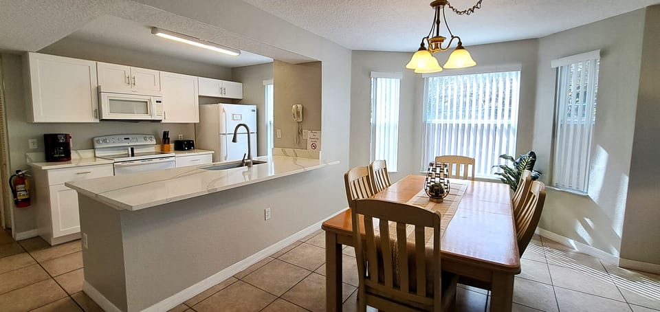 Dining room / kitchen