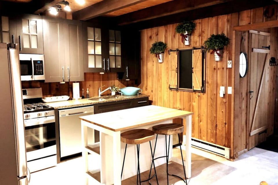 New Kitchen with SS appliances and Granite countertop