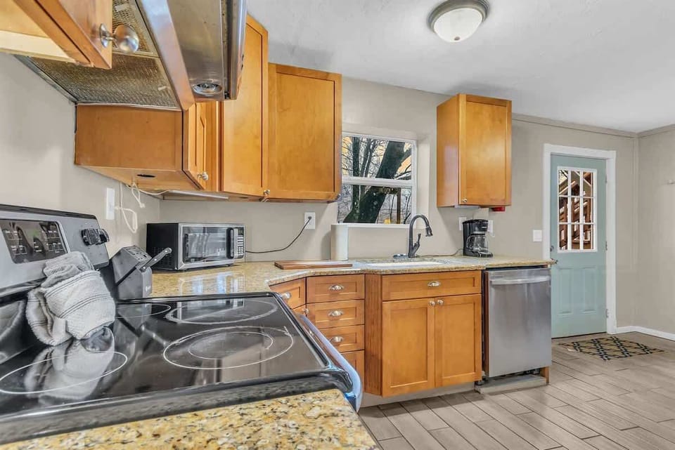 Level 1 | Kitchen | Back Door Access
