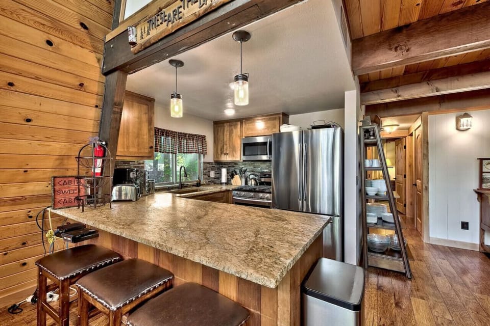 Nicely appointed kitchen on main / mid level