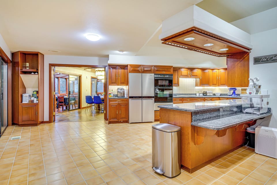 Kitchen | Dishwasher | Stove | 2nd Floor