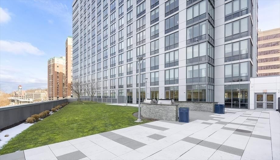 Continuum 57 White Plains Westchester NY Amenity Photos Visual Grip Jon