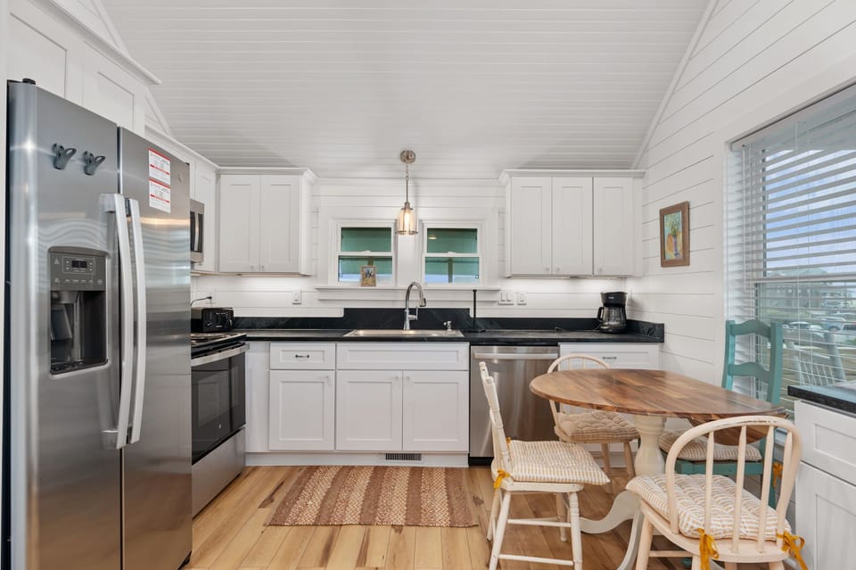 NH364: Nags Head 364 | Kitchen Area