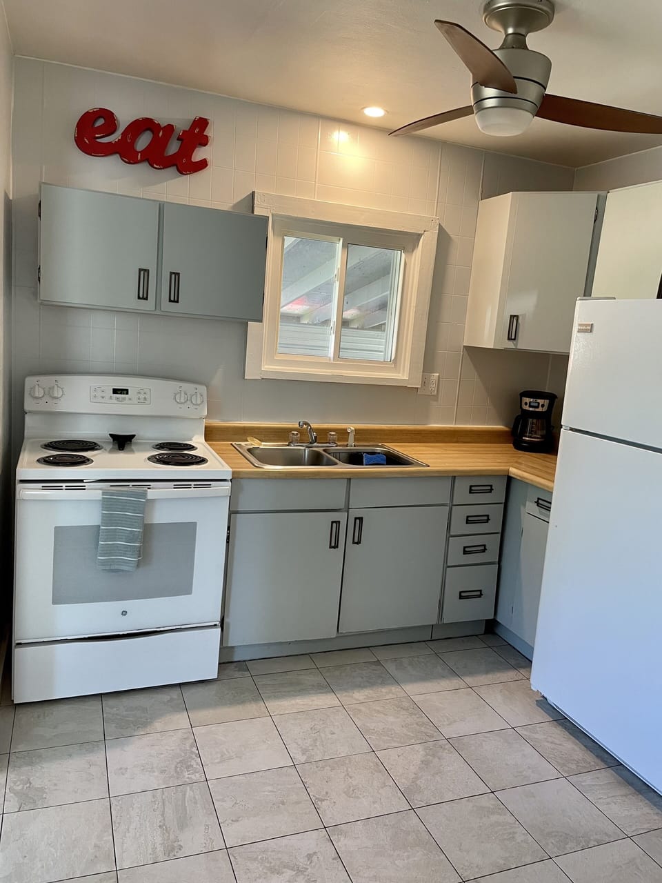 Well-equipped Kitchen, Coffee Maker & Toaster 