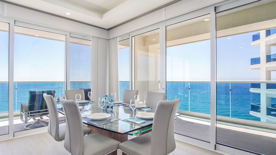 Dining area accomodates ten guests
