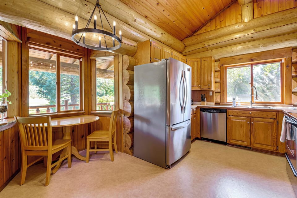 Kitchen | Dining Area | Coffee Maker