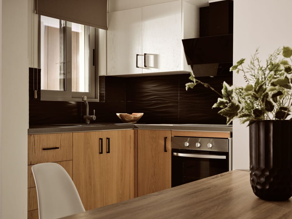 All six suites, feature a fully equipped kitchen for ultimate comfort.