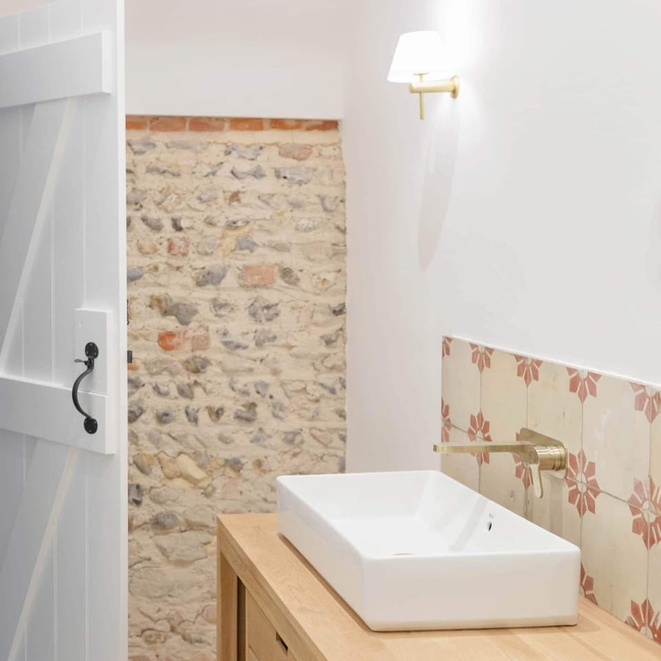 Ensuite bathroom 