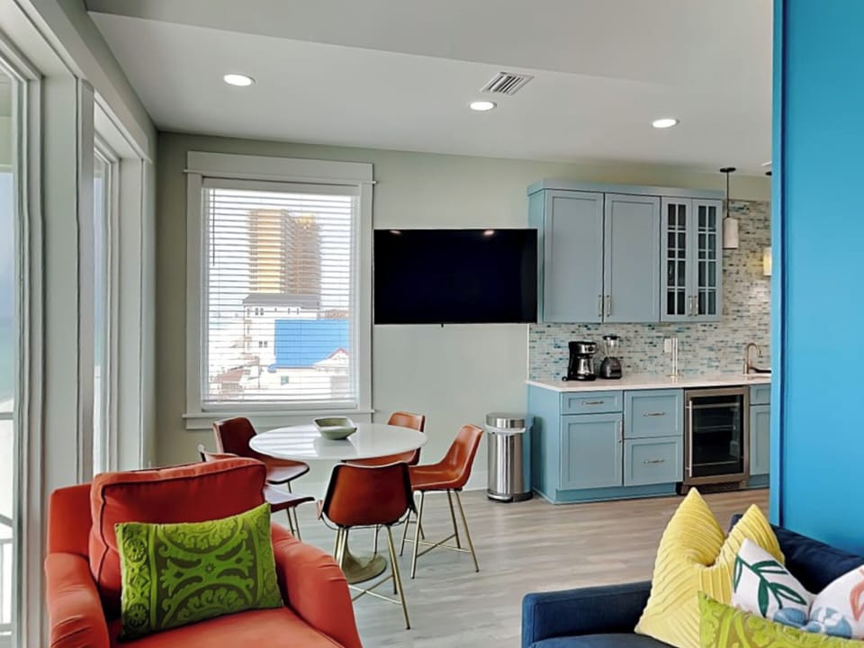 Second Living Area, Fourth Floor