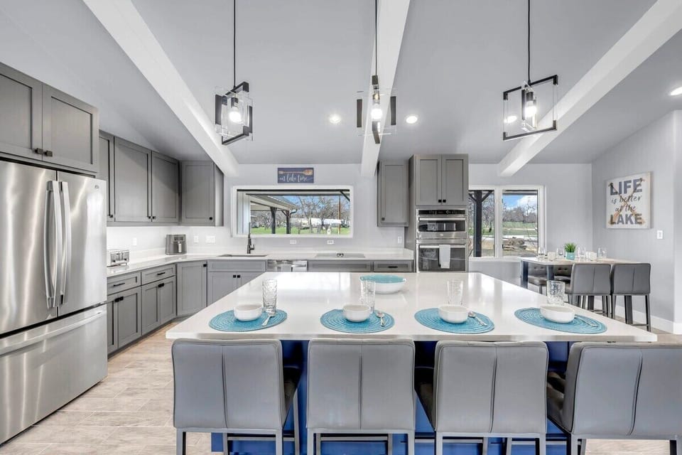 4 Seat Countertop Dining