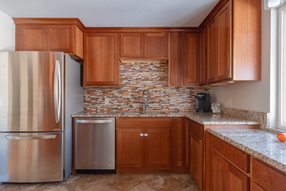 Marble countertops for the fully equipped kitchen
