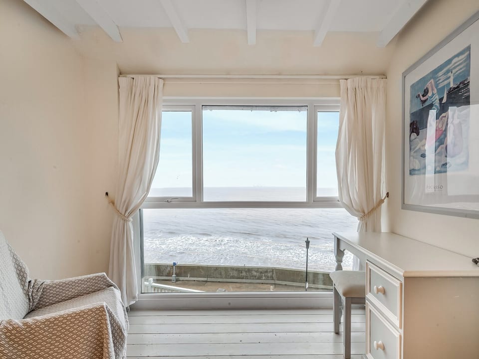 Twin bedroom | Manderley, Sheringham