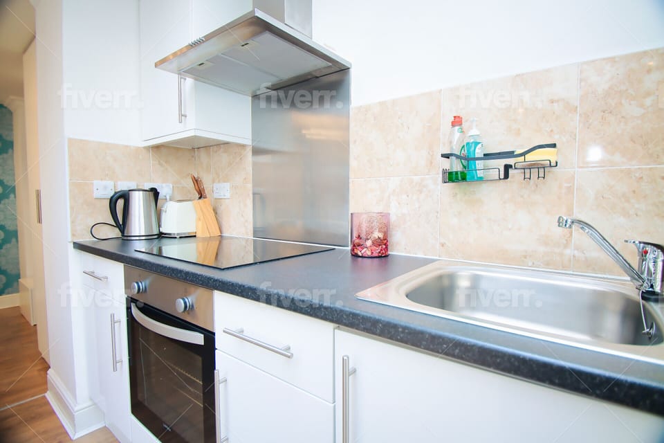 Aldgate London City Sweetest Studio 2