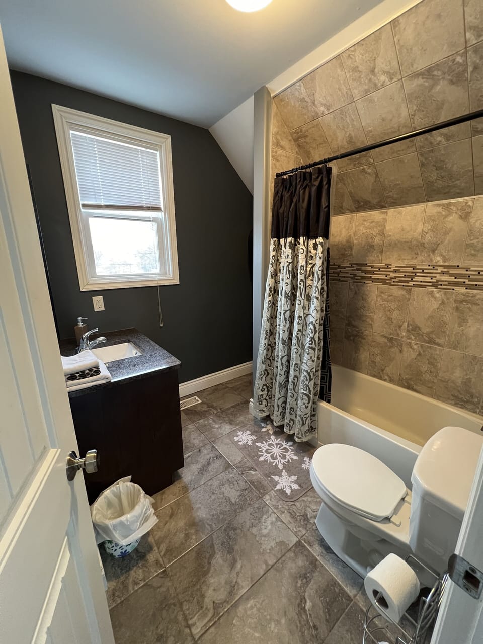 Full Bathroom - Upstairs