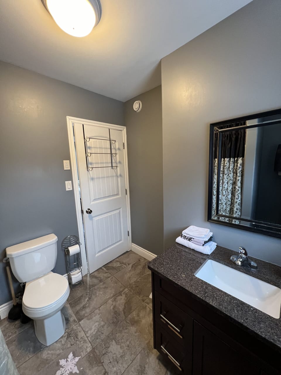 Full Bathroom - Upstairs 