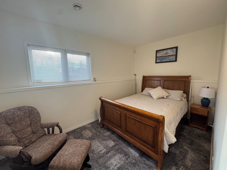 Bedroom #1 (2)