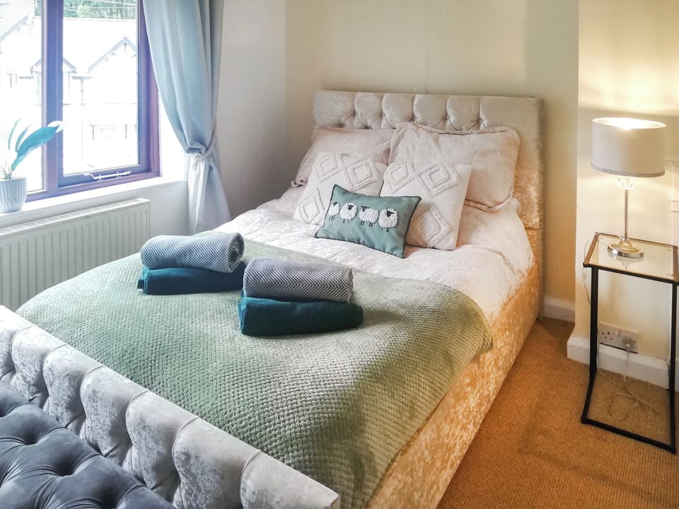 Master Bedroom over looking Dinorwic Quarry | Maes Derlwyn, Llanberis, near Caernarfon