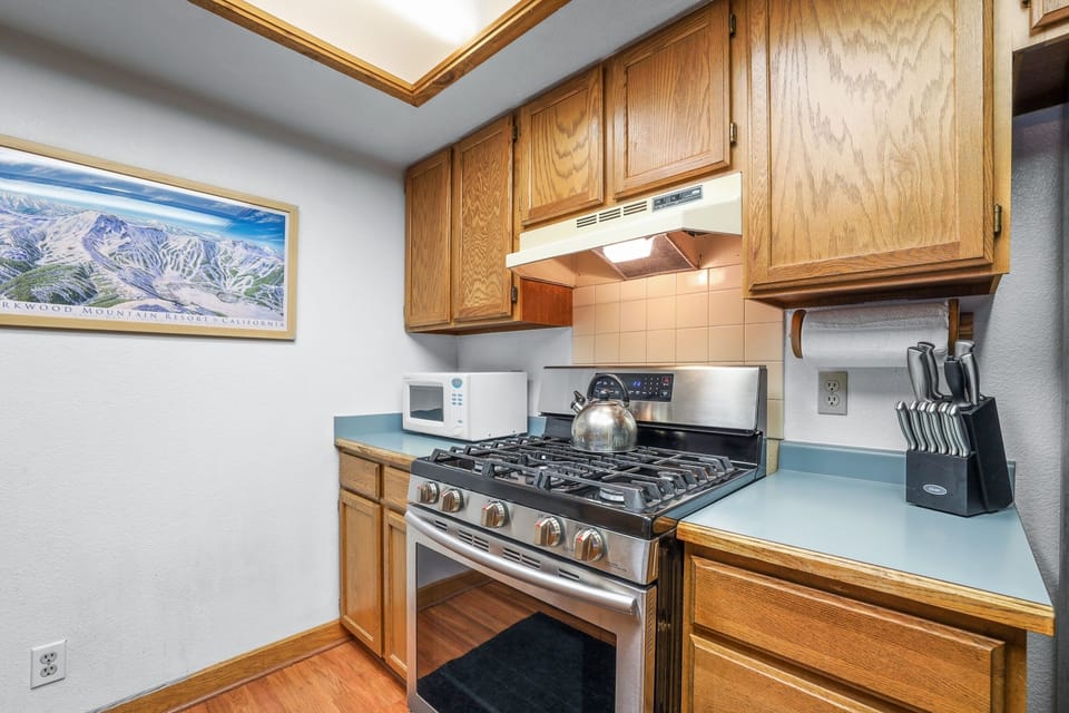 Indoors, Kitchen, Microwave, Oven, Cooktop
