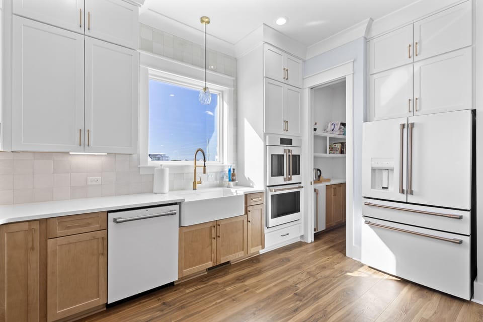 Kitchen and Pantry (where the pebble ice machine is located)