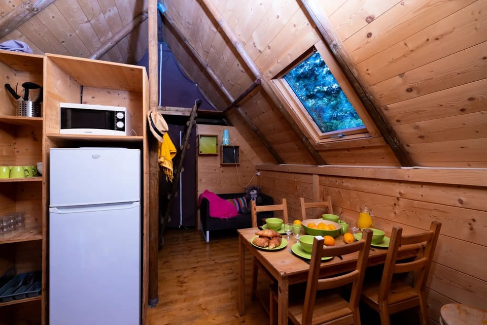 Le Petit Liou Sites & Paysages *** - Cabane Lauzerot Insolite Premium with sanitary 5 people Cabin in Provence-Alpes-Côte d'Azur