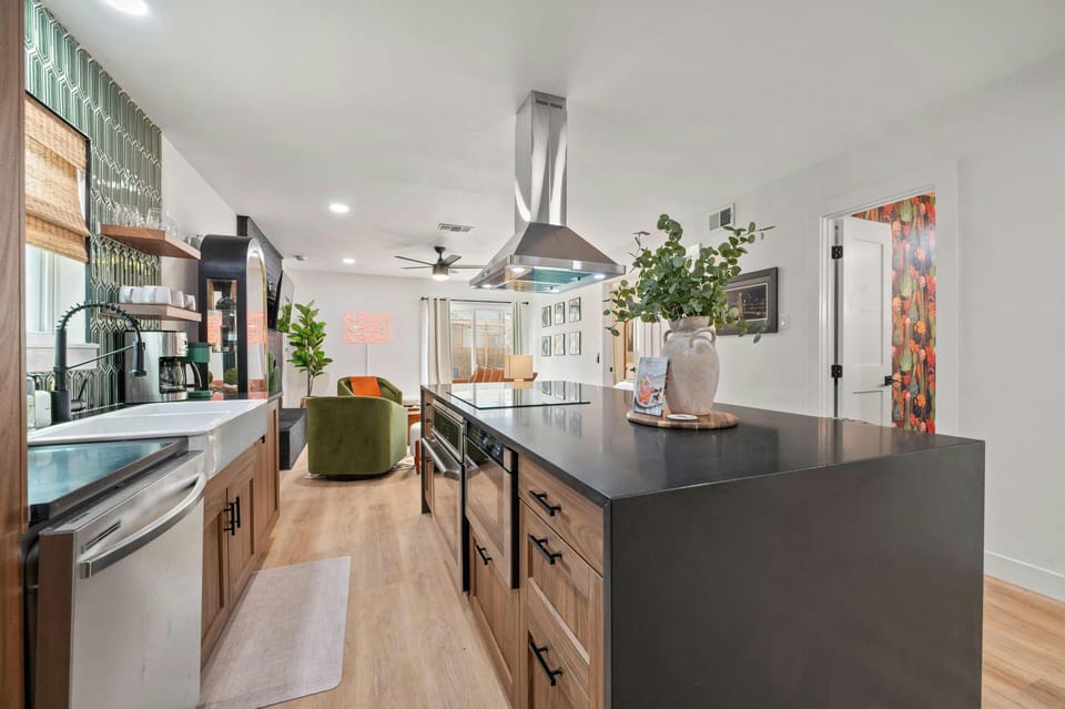 Open and bright kitchen and living room area