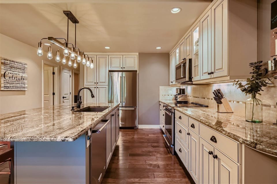 Nice Kitchen Aide Appliances. Almost new. Custom cabinets.