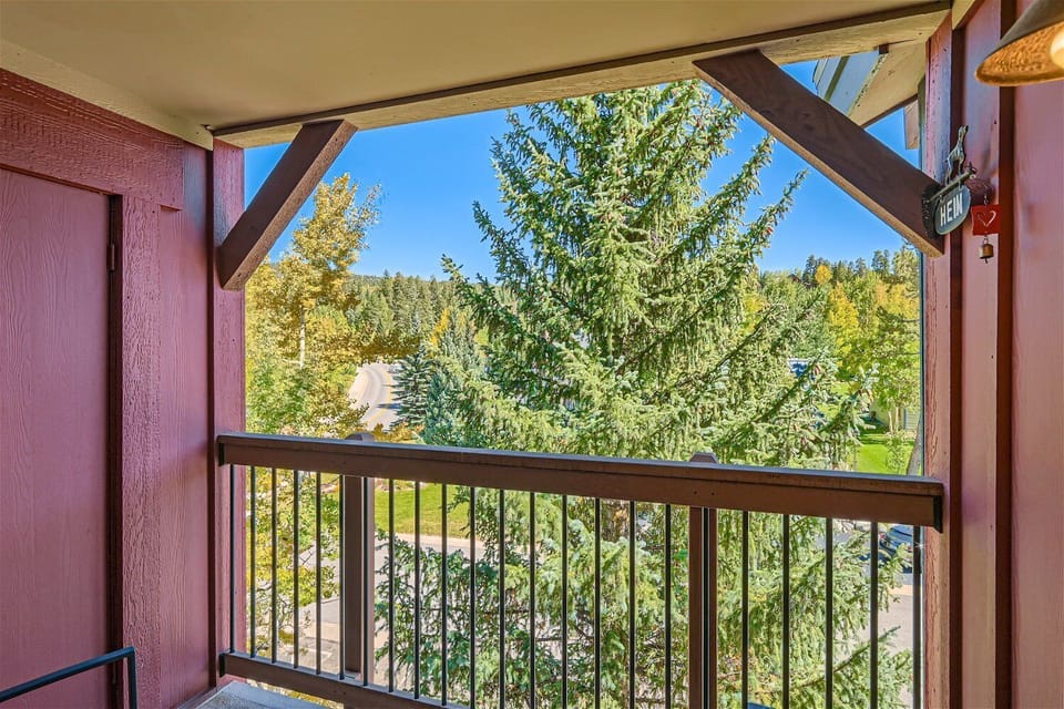Private Balcony with Gas Grill
