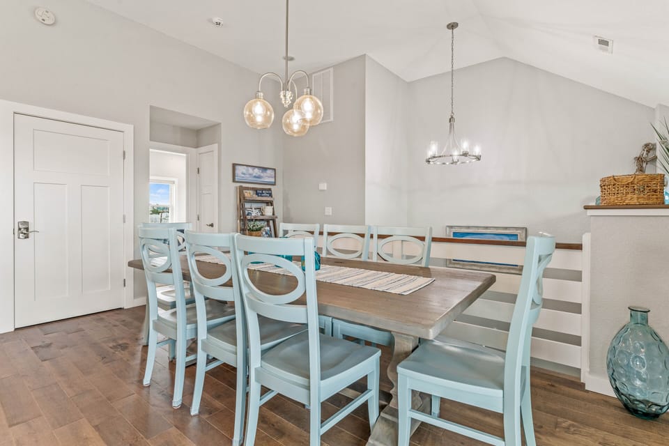 Dining Area - Top Level