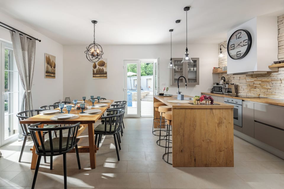 Kitchen and dining area