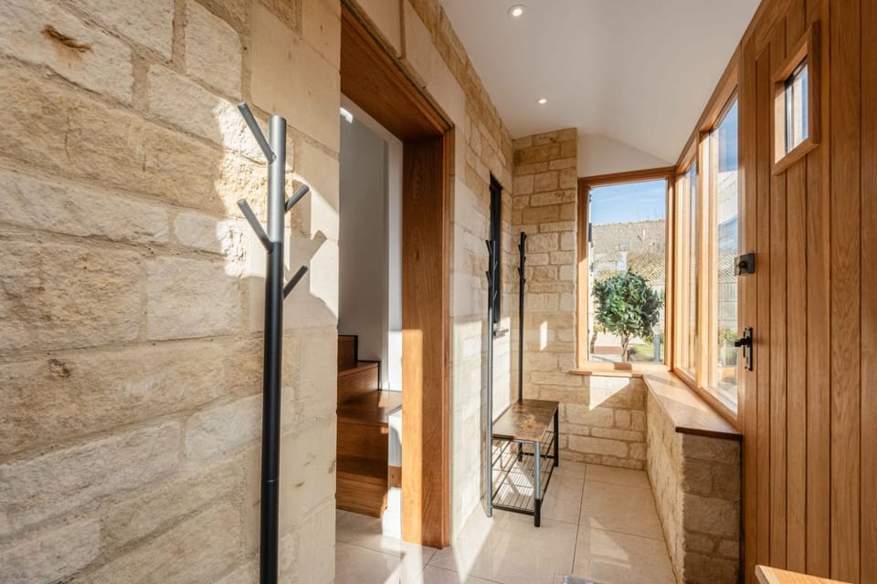 Nursery End House Entrance - StayCotswold