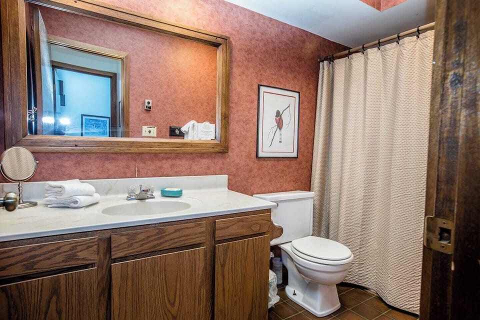 Full Bathroom 1 - Main Level