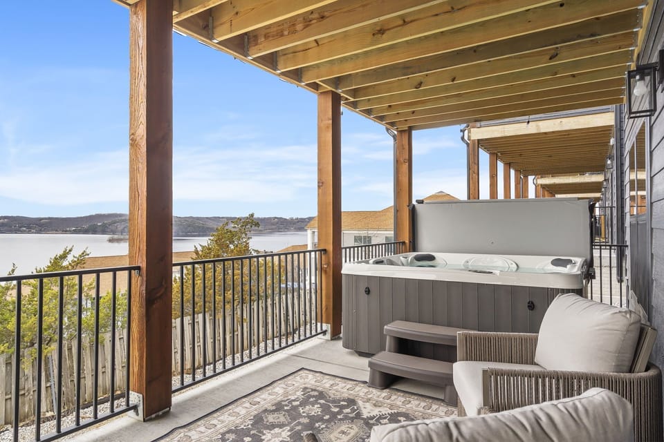 Hot tub with Table Rock views for days!