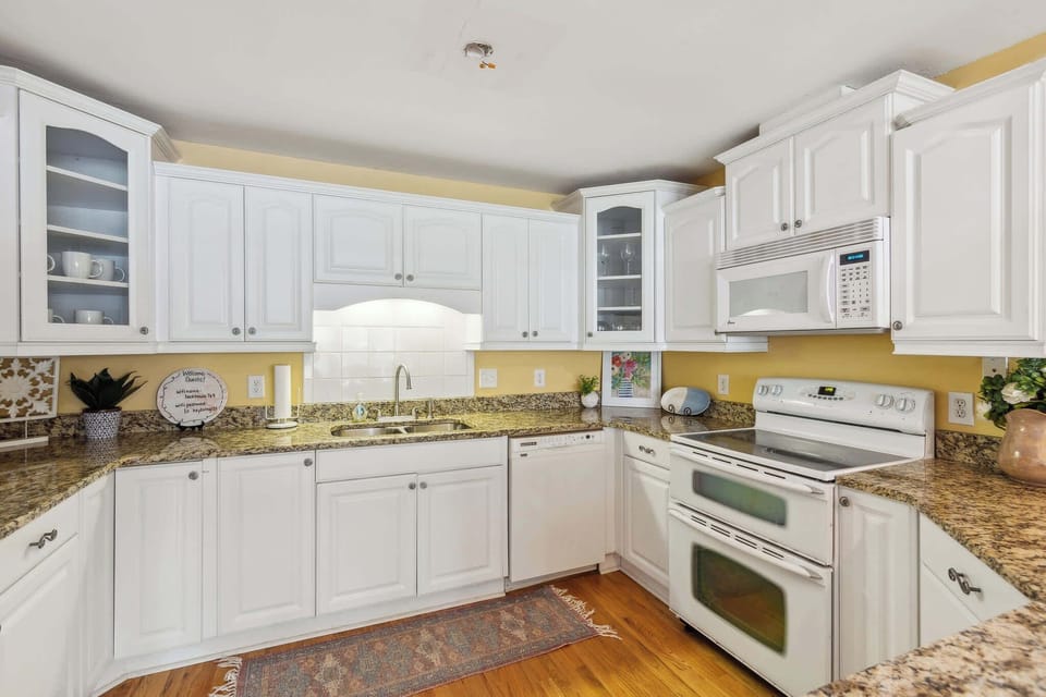 A fully equipped kitchen with everything you need to cook and enjoy meals with ease