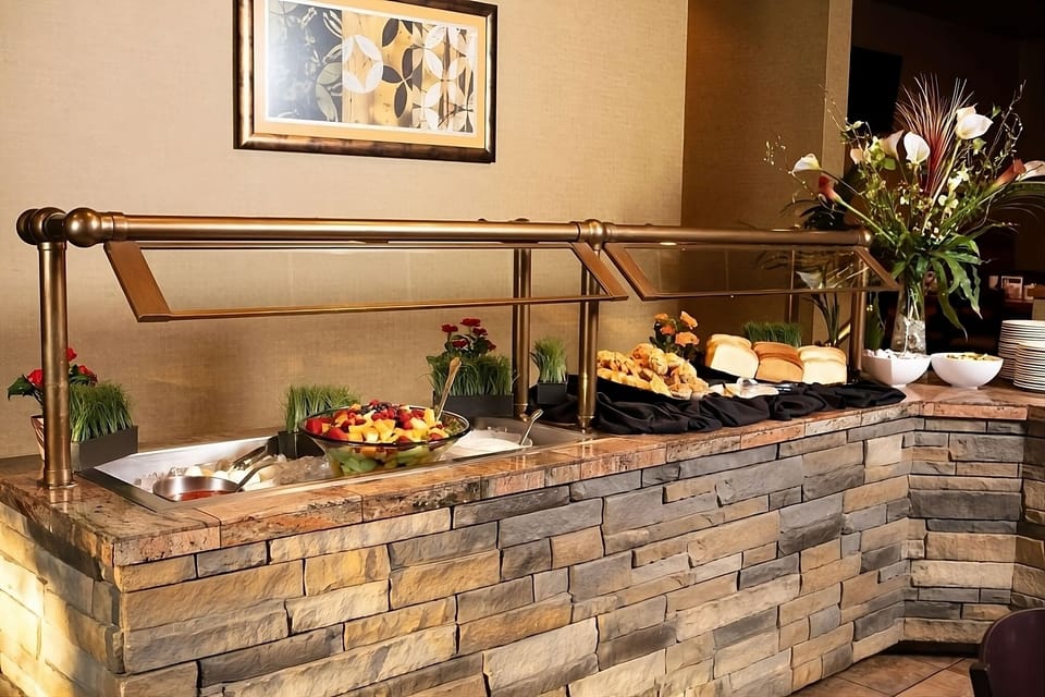 Start mornings with a hearty buffet in a welcoming setting.