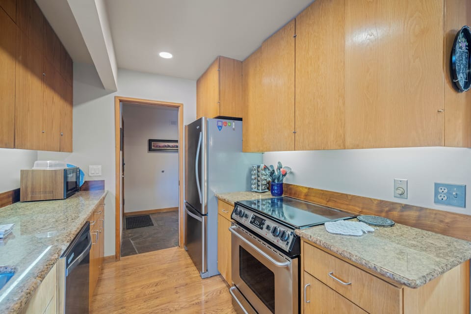 76 Meadow House-14