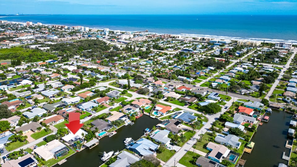 So close to it all! Look at the beautiful blue ocean! 